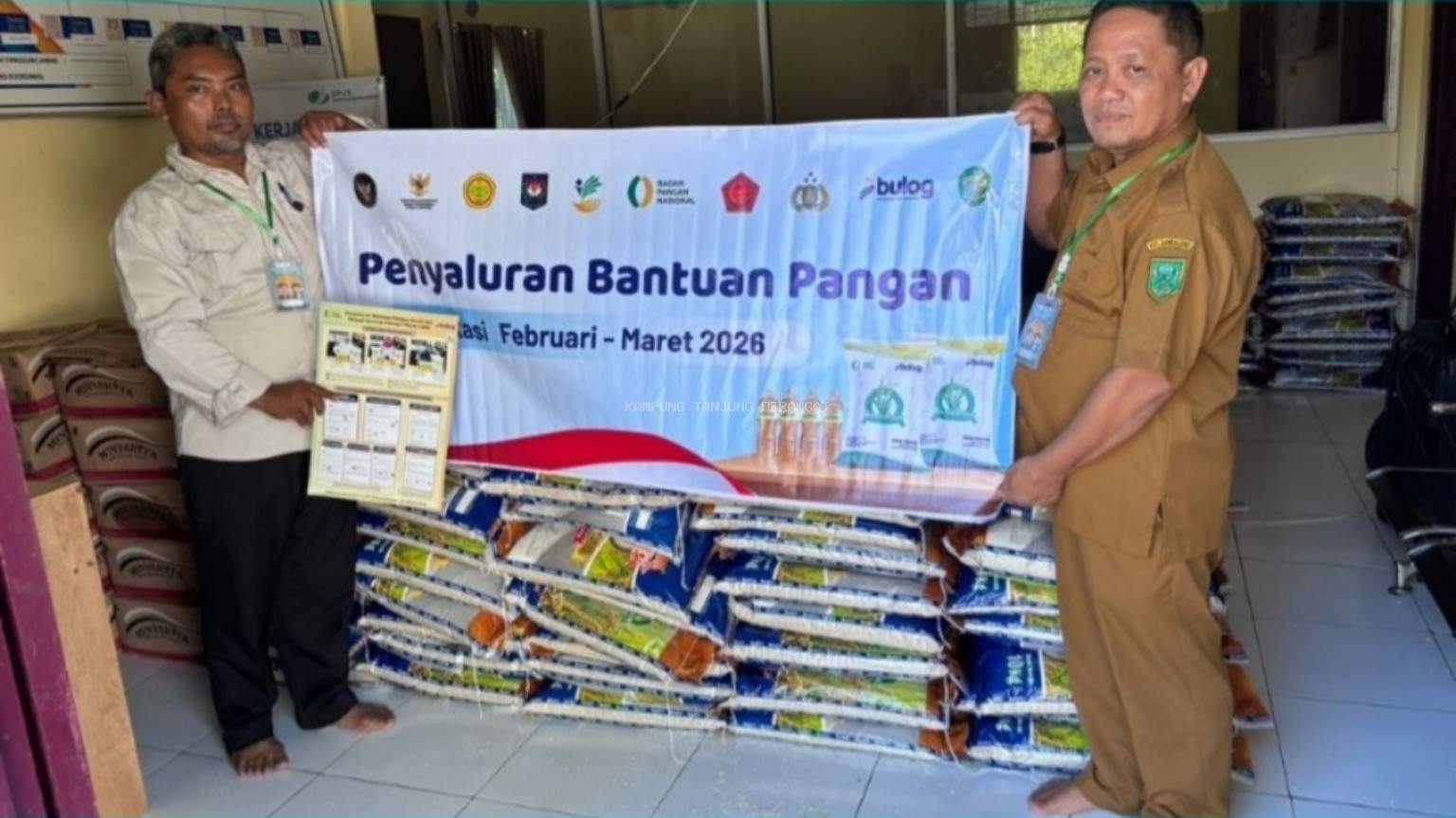 Penyaluran Bantuan Pangan di Kampung Tanjung Perangat Berjalan Lancar dan Disambut Antusias Warga 20 Mei 2026